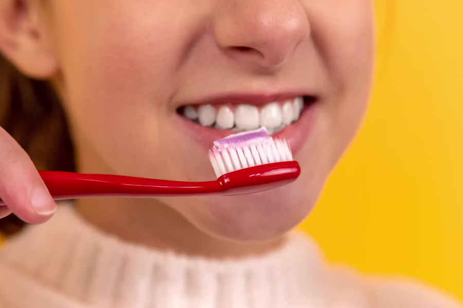 Pulizia professionale dei denti in studio — Studio Dentistico Cadore-Setti